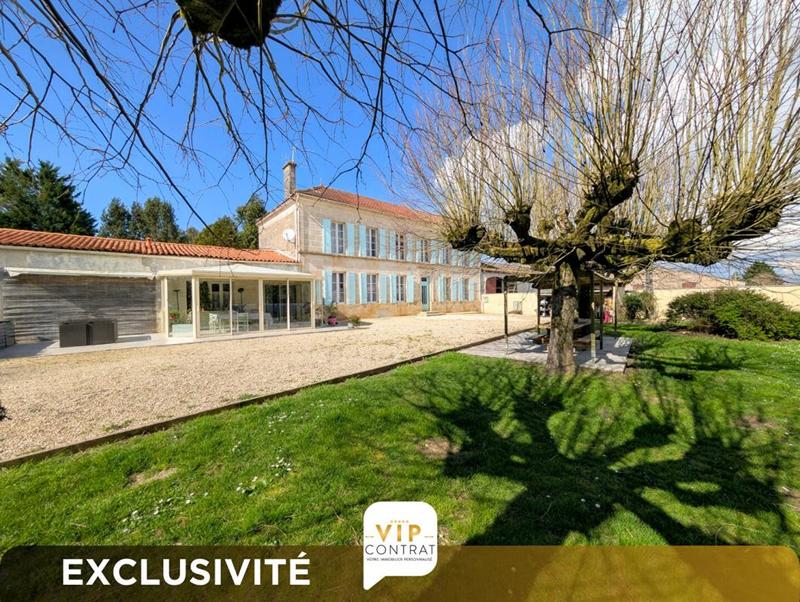 Maison - 253 m² - 8 pièces