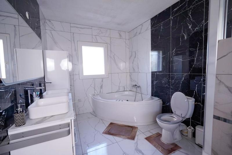 Maison - 167 m² - 5 pièces