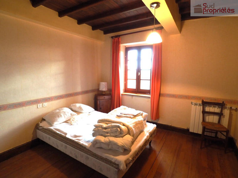 Maison - 284 m² - 9 pièces