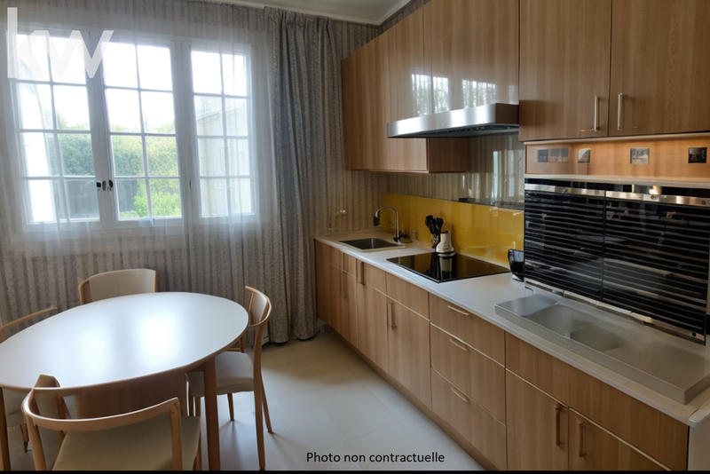 Maison traditionnelle - 229 m² - 8 pièces