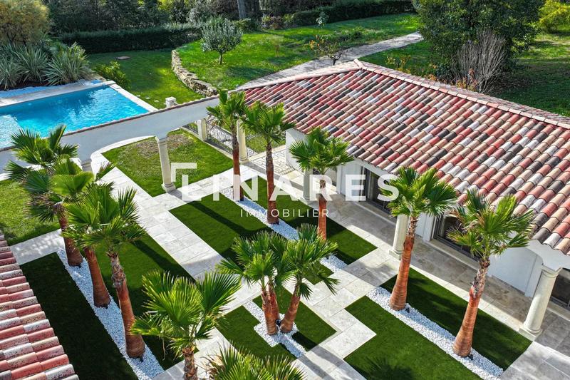 Maison - 360 m² - 5 pièces