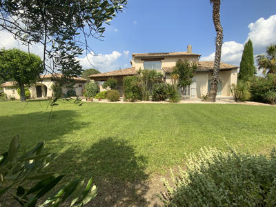 Maison - 273 m² - 6 pièces