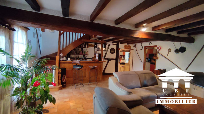 Maison ancienne - 208 m² - 9 pièces