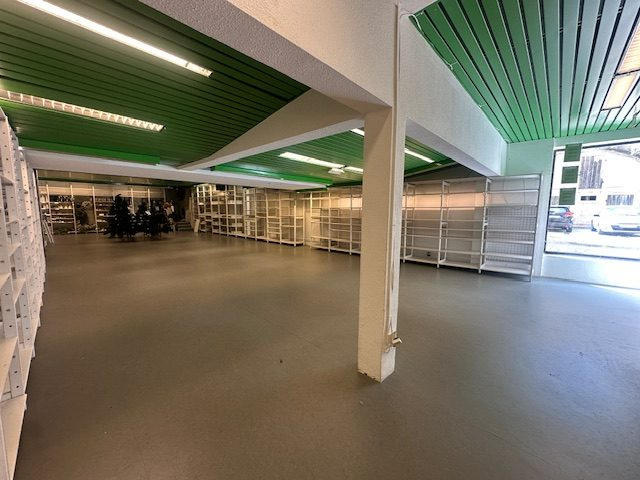 Local commercial - 525 m² - 5 pièces
