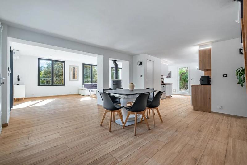 Maison - 170 m² - 5 pièces