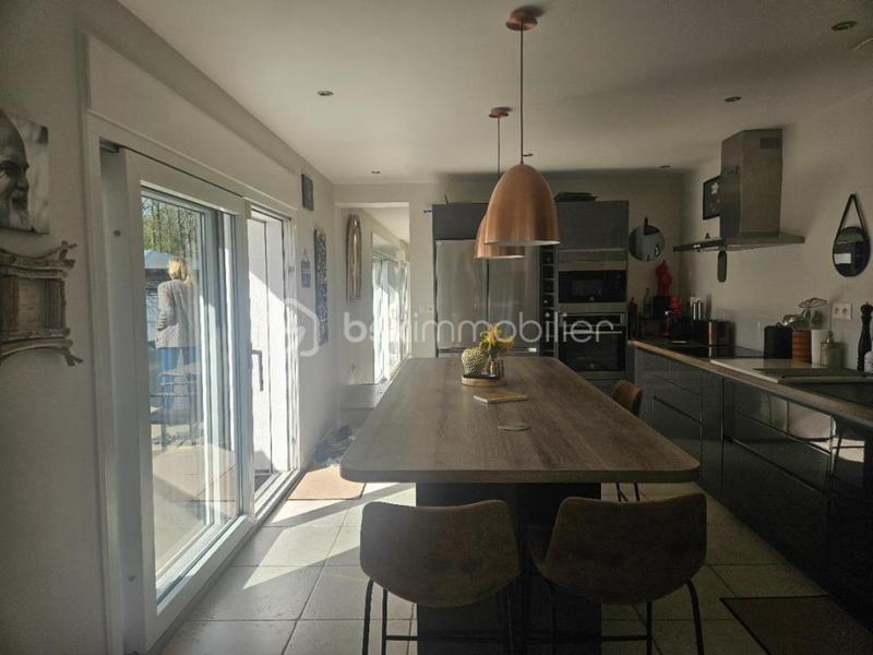 Demeure - 197 m² - 6 pièces