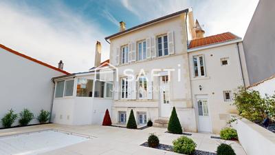 Villa - 180 m² - 9 pièces