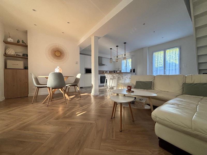 Maison - 108 m² - 6 pièces