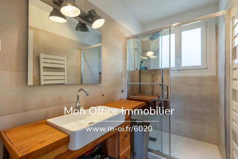 Maison - 180 m² - 7 pièces