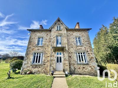 Maison - 169 m² - 8 pièces