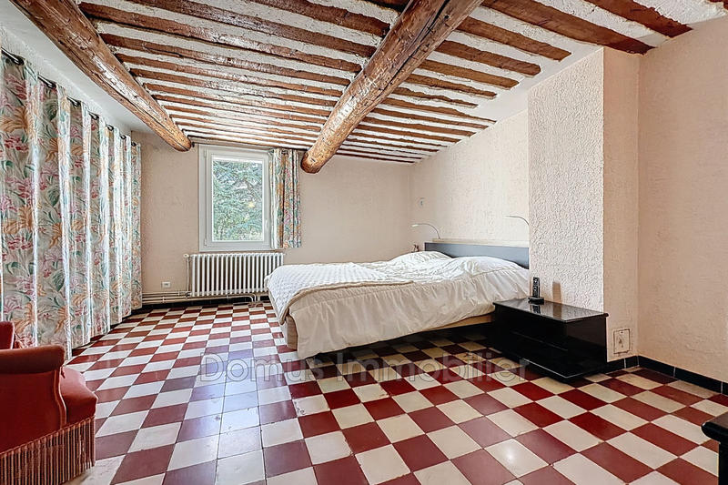 Maison - 208 m² - 9 pièces