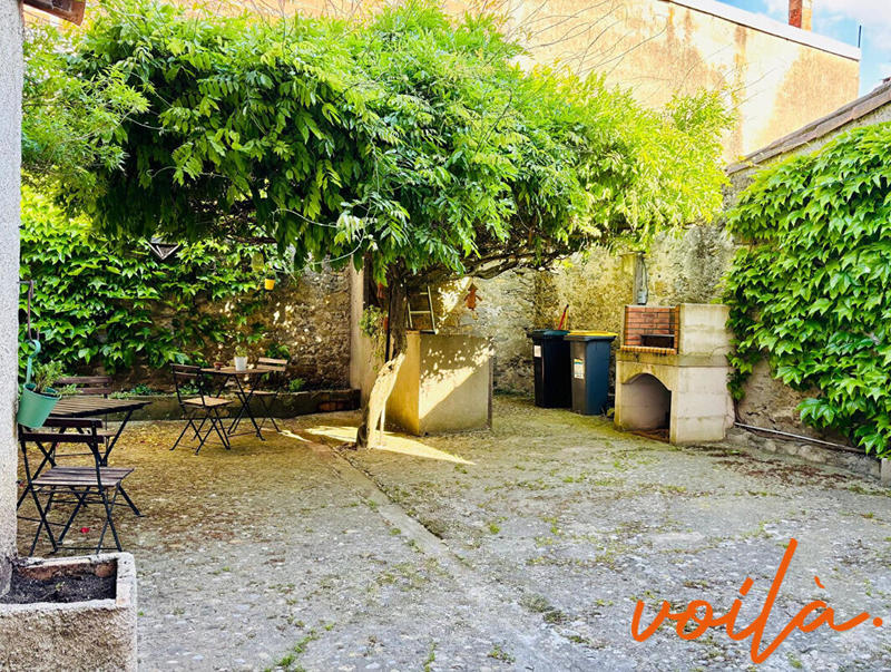 Maison - 237 m² - 8 pièces