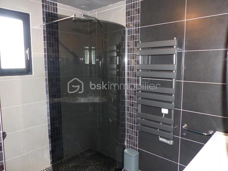 Propriété - 131 m² - 7 pièces