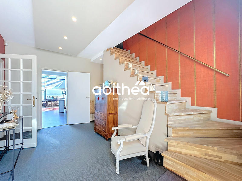 Maison - 189 m² - 7 pièces