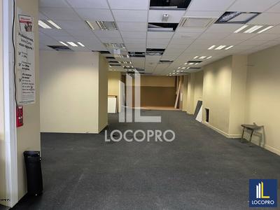 Local commercial - 182 m²