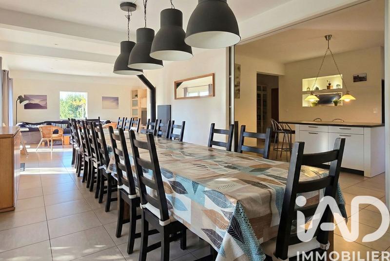 Maison - 348 m² - 12 pièces