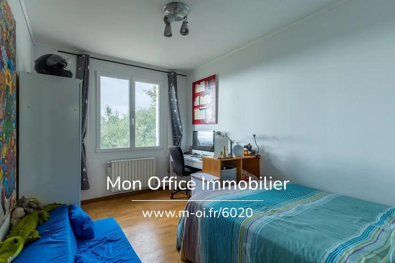Maison - 180 m² - 7 pièces