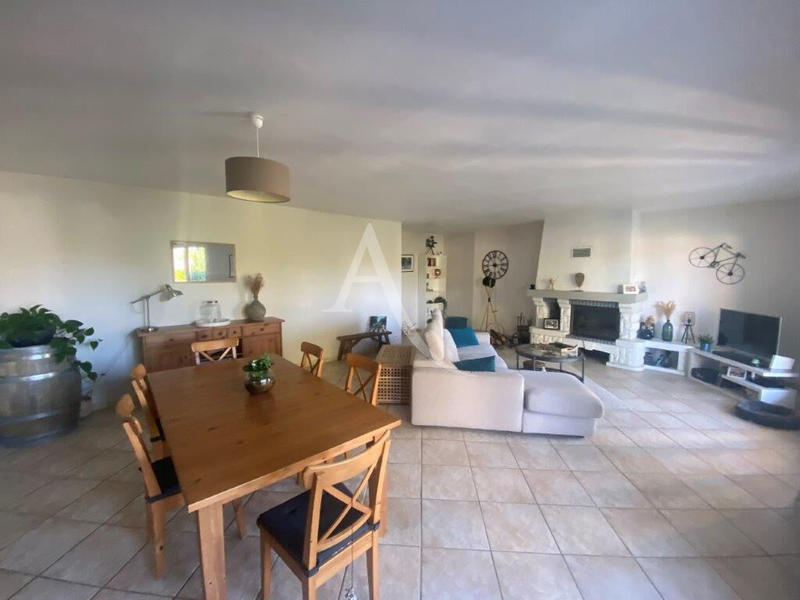 Maison - 223 m² - 8 pièces