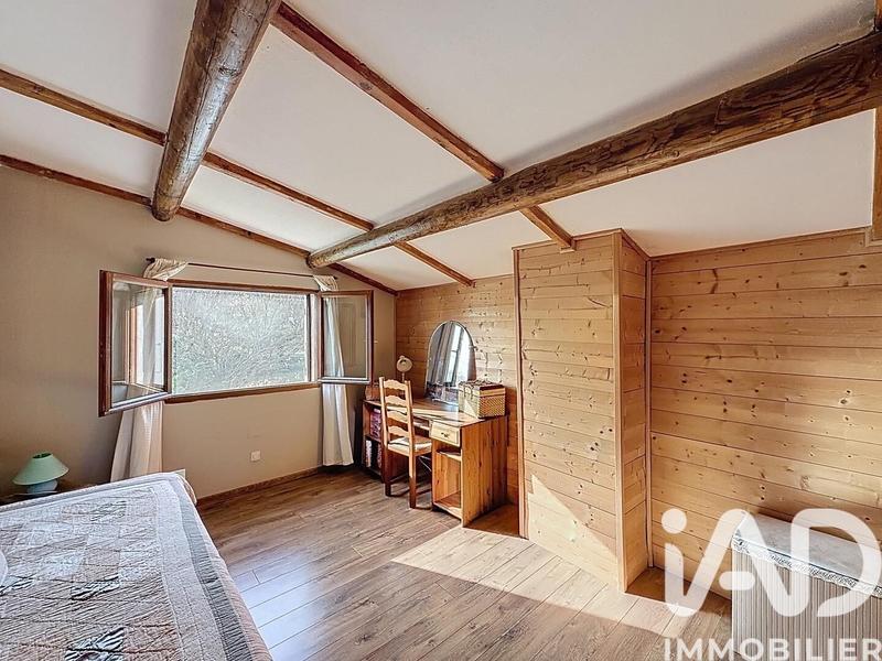 Maison - 333 m² - 5 pièces