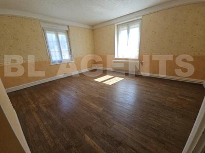 Maison - 215 m² - 7 pièces