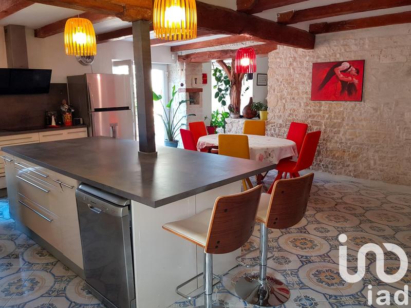 Maison - 280 m² - 8 pièces