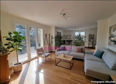 Maison - 210 m² - 8 pièces