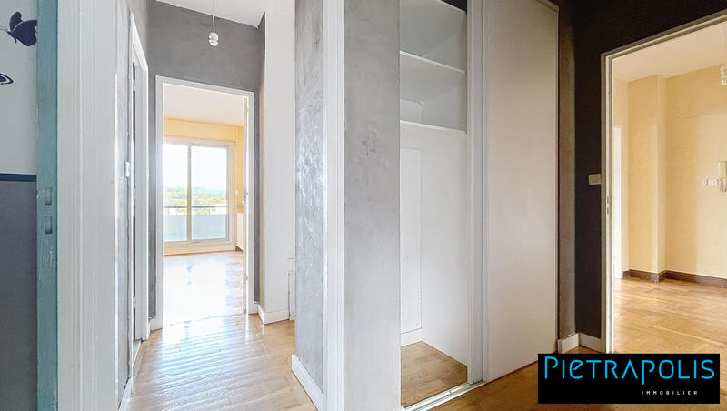 Appartement - 97 m² - 3 pièces