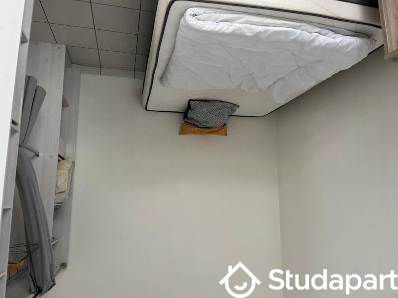 Chambre - 11 m² - 1 pièce