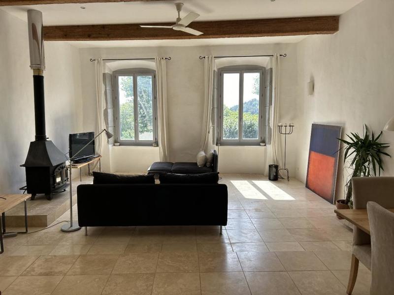 Demeure - 205 m² - 6 pièces