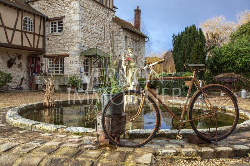 Maison - 375 m² - 12 pièces