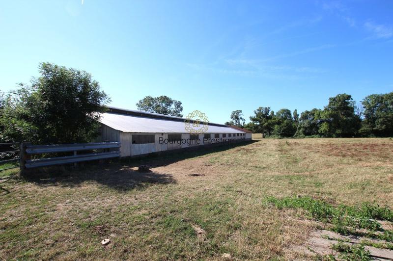 Propriété - 107 m² - 6 pièces