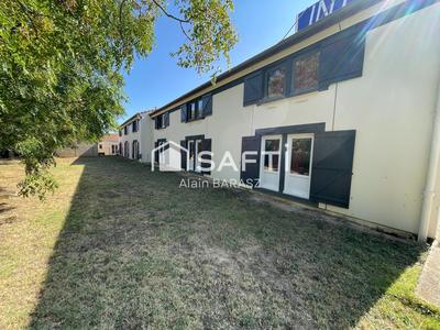 Local commercial - 1 050 m² - 50 pièces