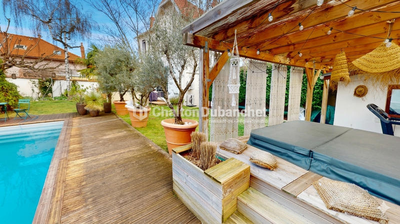 Maison - 151 m² - 5 pièces