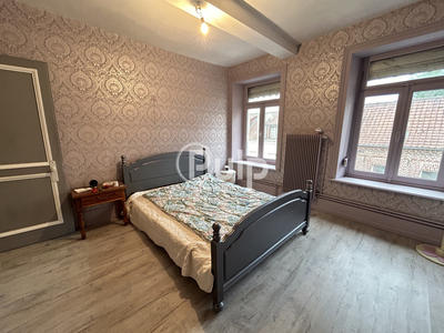 Maison - 198 m² - 10 pièces