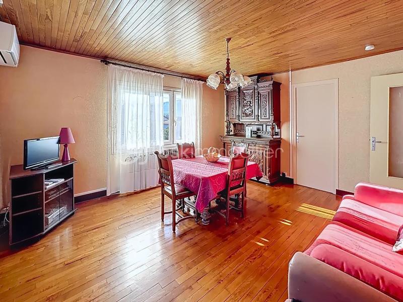 Maison traditionnelle - 112 m² - 6 pièces