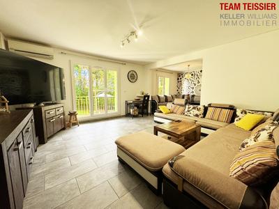 Appartement - 105 m² - 4 pièces