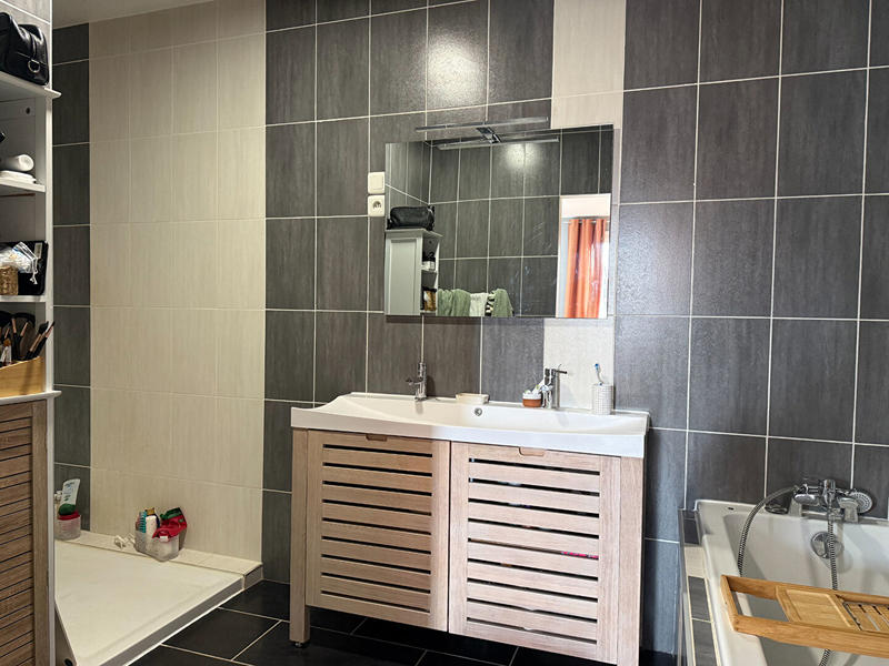 Maison - 204 m² - 8 pièces