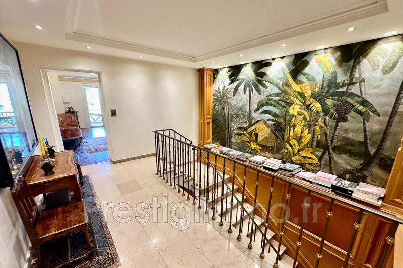 Demeure - 295 m² - 6 pièces