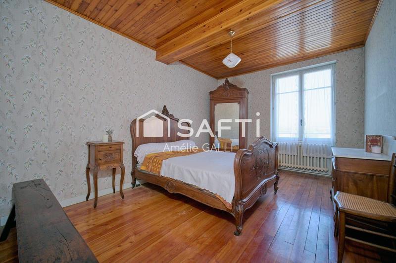 Maison - 242 m² - 9 pièces