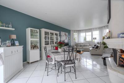 Maison - 181 m² - 7 pièces