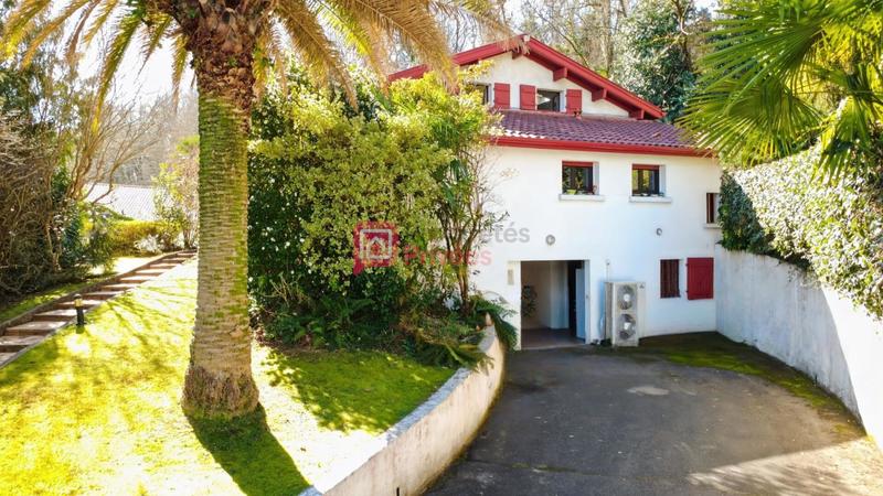 Maison - 169 m² - 7 pièces