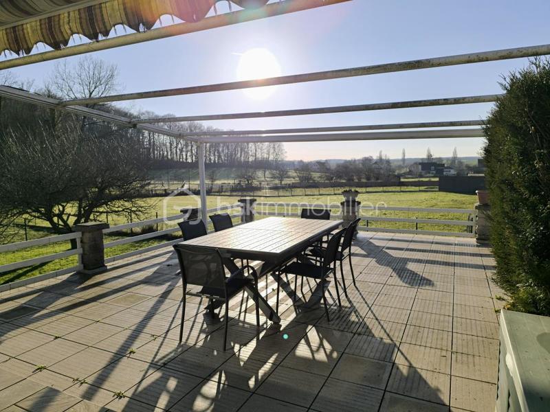 Maison traditionnelle - 290 m² - 9 pièces