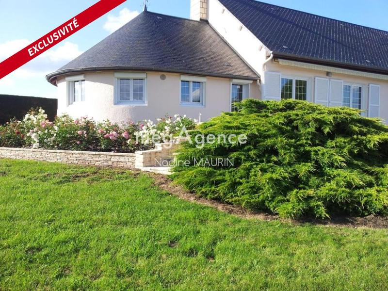 Maison traditionnelle - 271 m² - 8 pièces