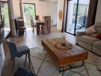 Maison - 180 m² - 8 pièces