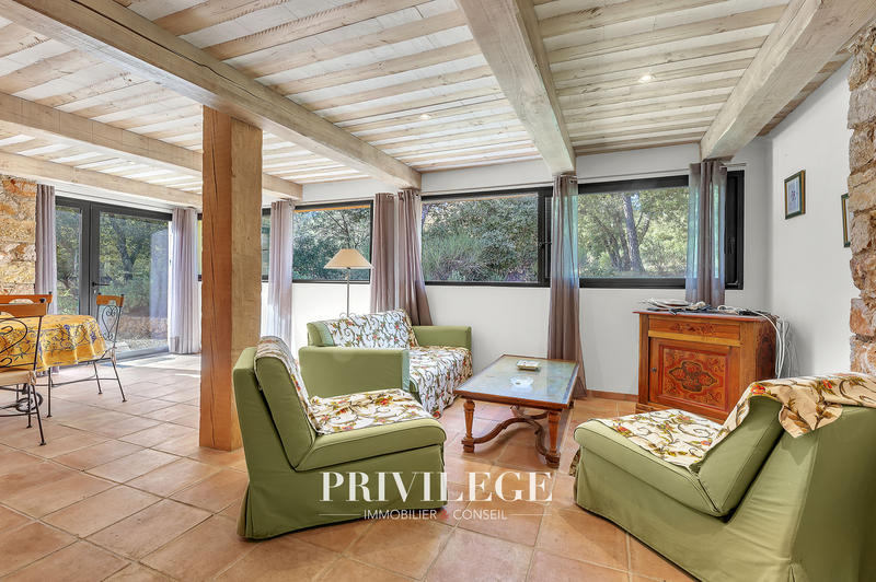 Propriété - 640 m² - 18 pièces