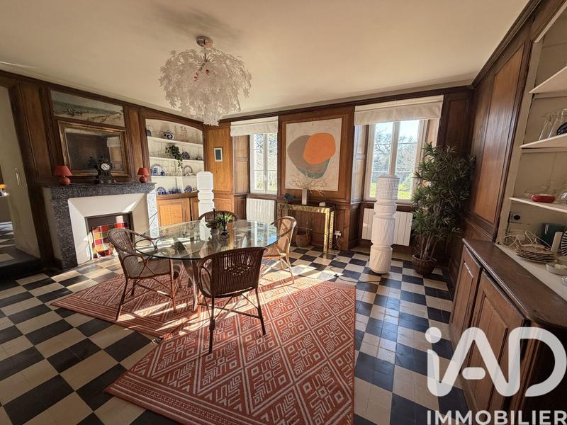 Maison - 260 m² - 11 pièces