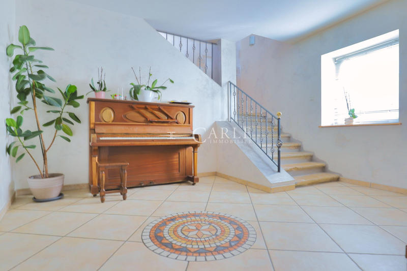 Maison - 208 m² - 7 pièces