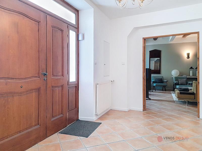 Maison - 230 m² - 6 pièces
