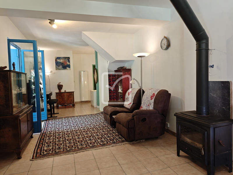 Propriété - 215 m² - 9 pièces