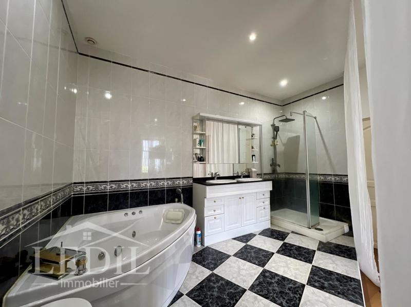 Maison de maîtres - 290 m² - 6 pièces